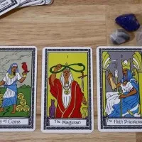 Desvelando Misterios: Cómo Leer las Cartas del Tarot con Maestría