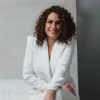 Hayley Osborne - Superhero Marketer